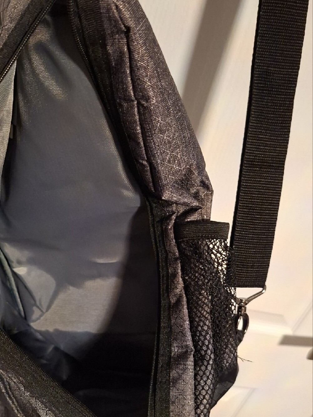 Thirty One Unisex Gray Sling Crossbody Bag - Compact Everyday Carry - Picture 6 of 11